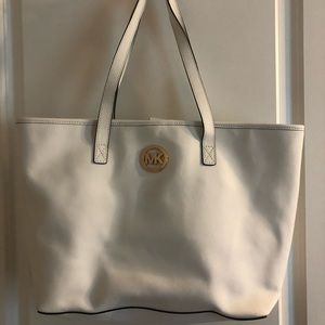 Michae Kors white purse